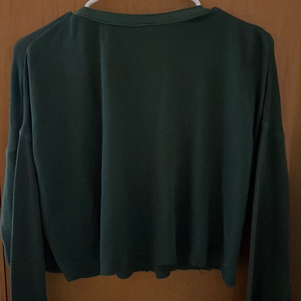 Urban Outfitters - dark green cropped sweater - Picture 3 of 4